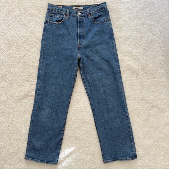 Levi’s Medium Wash Ribcage Straight Ankle Jeans - Picture 1 of 11